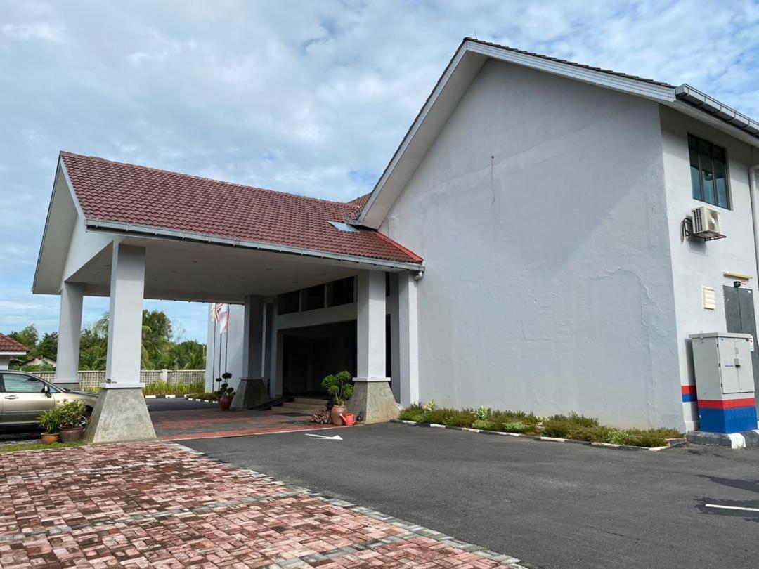 KSB Village Resort Kampong Tambak Exterior foto